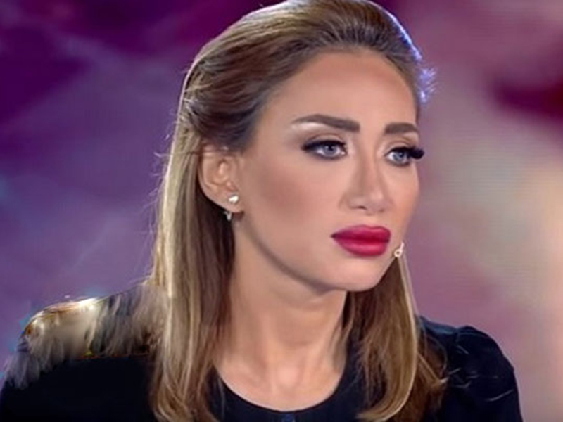 اضغط لمشاهدة الفيديو: تصرف غريب من ريهام سعيد على الهواء مباشرة
